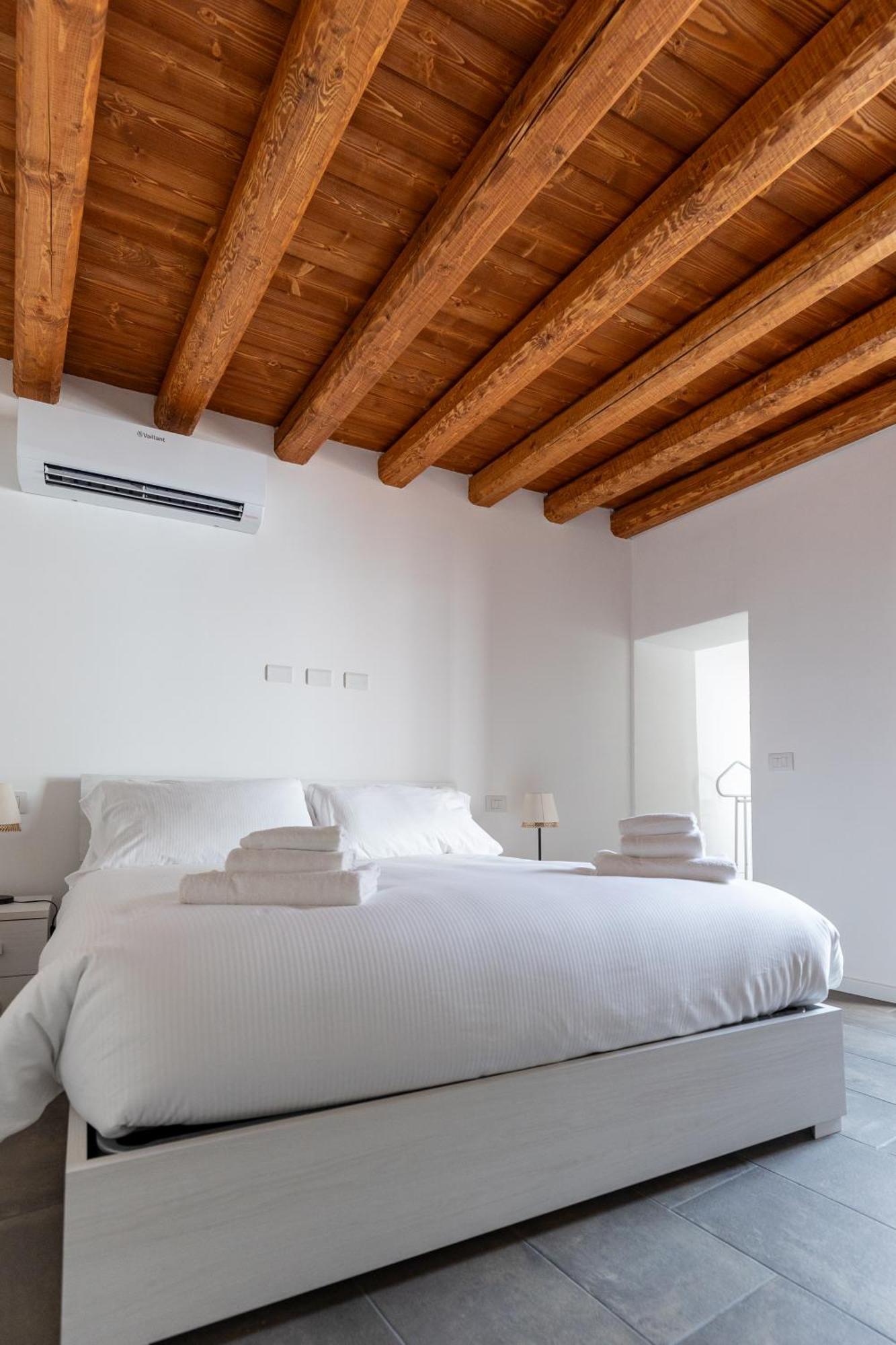 Piazza Del Lago Suites Menaggio Eksteriør bilde